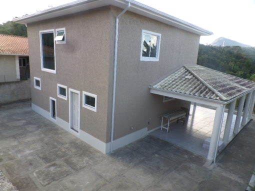 377  –  Casa na Cascata do Imbuí  –  Teresópolis  –  R.J:.