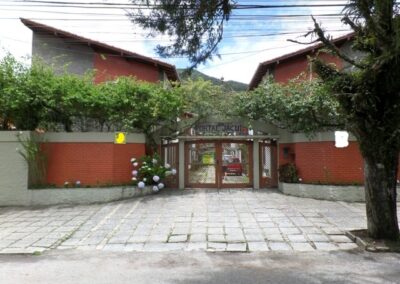 449  –  Casa no Alto  –  Teresópolis  –  R.J:.